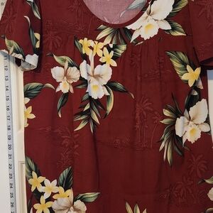 Ladies Large Hawaiian Blouse Burgundy.  Made In Hawaii